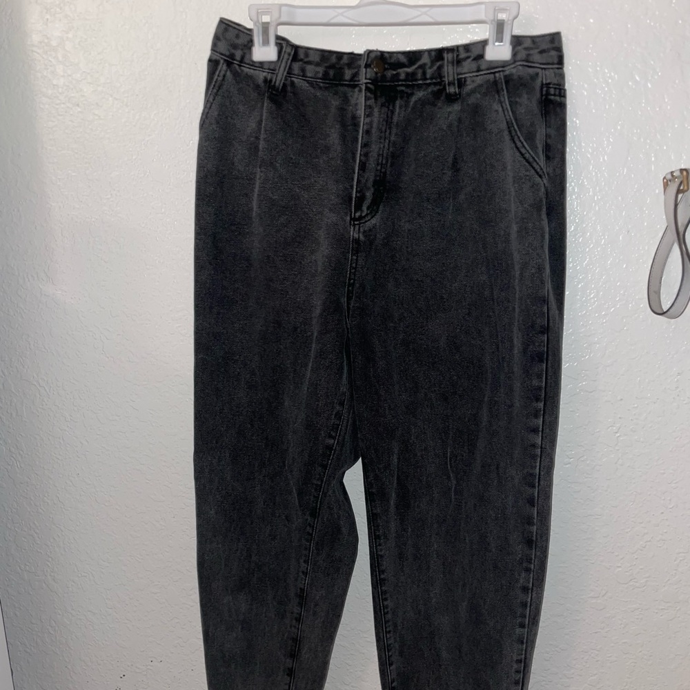 Black mom jeans